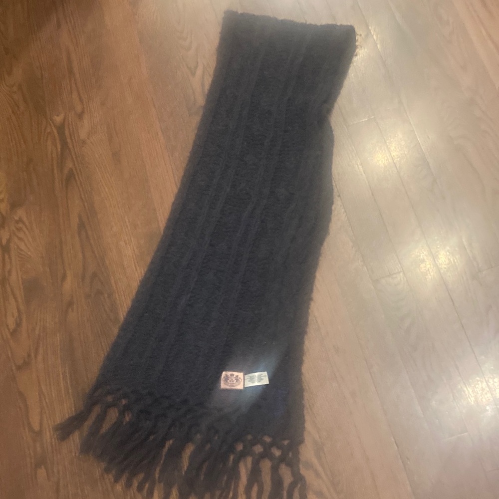 Juicy Couture Black Knit Scarf
